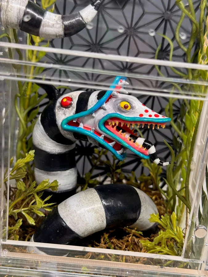 Beetlejuice sandworm enclosure